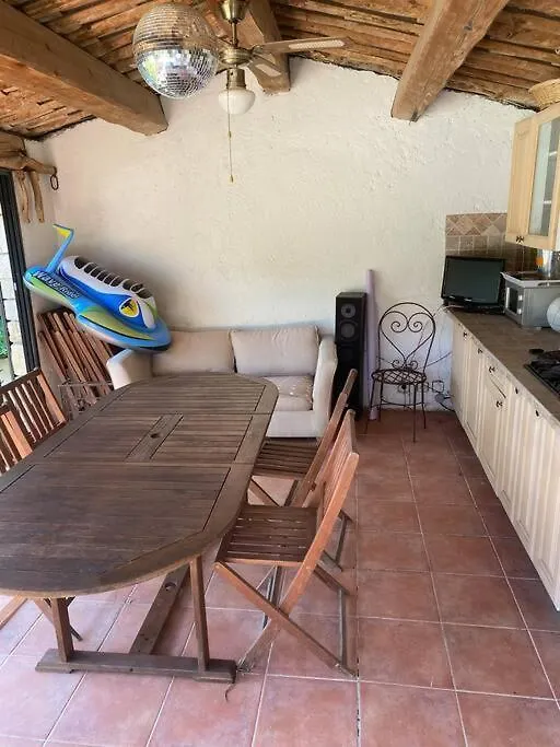 Appartamento Jolie Appartement Avec Piscine La Roquette-sur-Siagne Francia