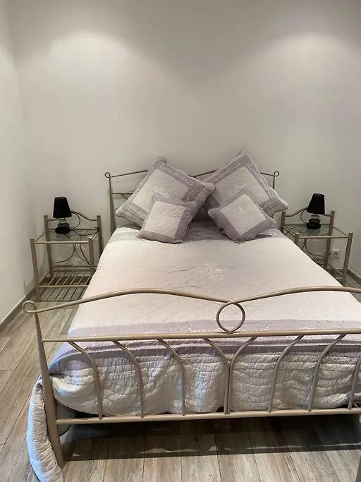 Jolie Appartement Avec Piscine La Roquette-sur-Siagne
