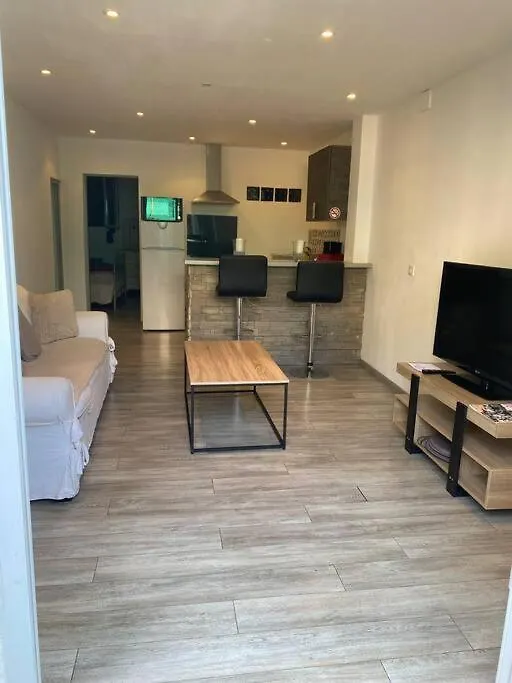 Appartamento Jolie Appartement Avec Piscine La Roquette-sur-Siagne