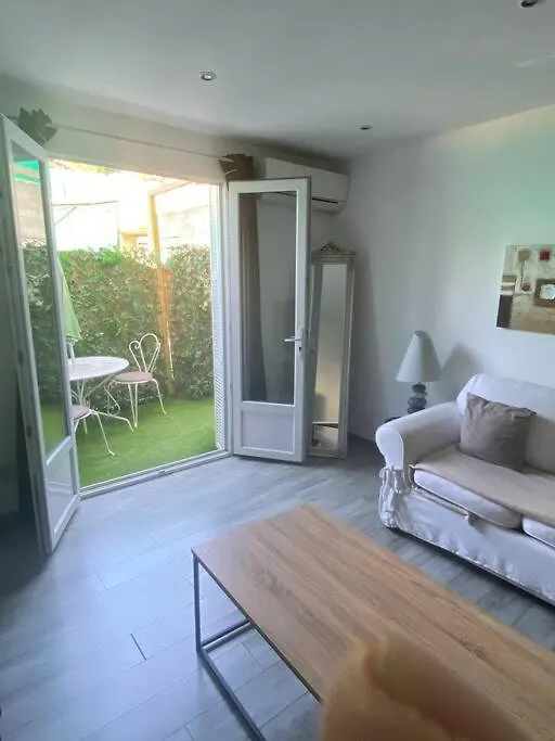 Jolie Appartement Avec Piscine La Roquette-sur-Siagne 0*,  Francia