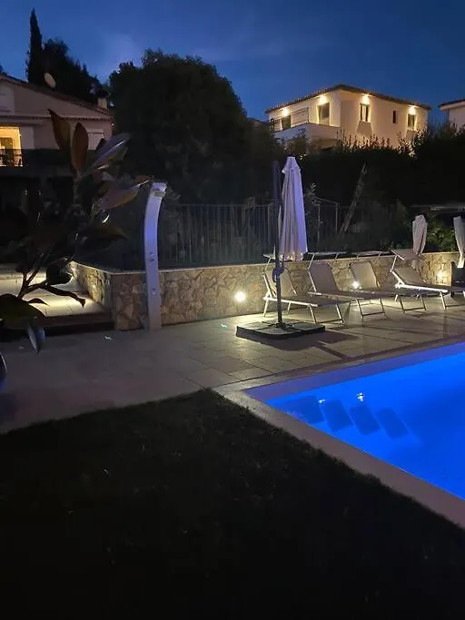 Appartamento Jolie Appartement Avec Piscine La Roquette-sur-Siagne Francia